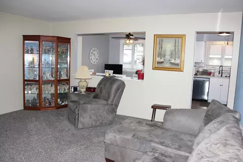 13101 E Playfield Dr, Crestwood, IL 60445 photo 5