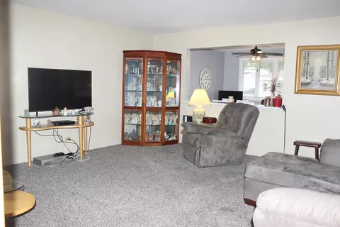 13101 E Playfield Dr, Crestwood, IL 60445 photo 4