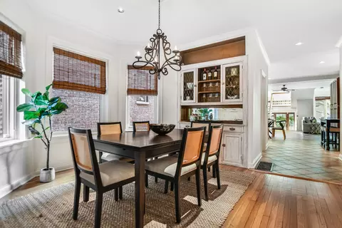 3726 N Wayne Ave, Chicago, IL 60613 photo 9