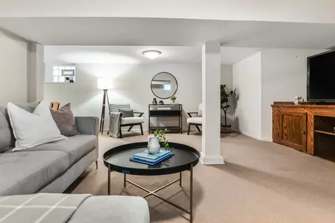 3726 N Wayne Ave, Chicago, IL 60613 photo 39
