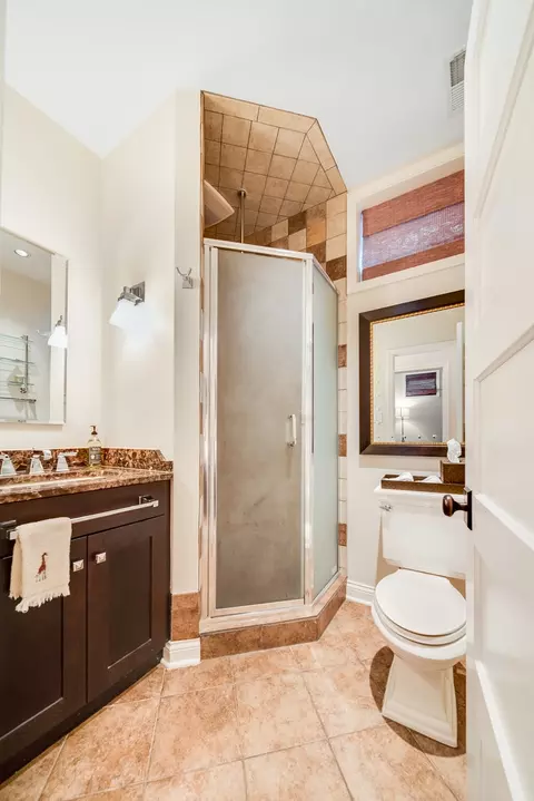 3726 N Wayne Ave, Chicago, IL 60613 photo 38