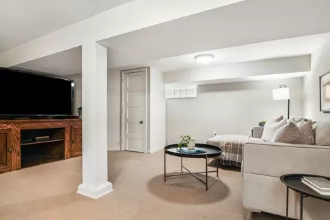 3726 N Wayne Ave, Chicago, IL 60613 photo 40