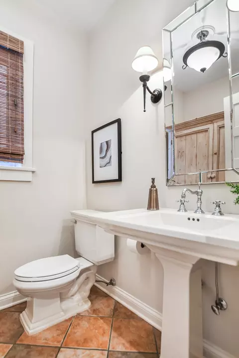 3726 N Wayne Ave, Chicago, IL 60613 photo 10