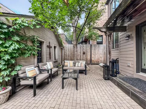 3726 N Wayne Ave, Chicago, IL 60613 photo 19