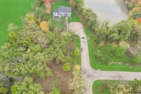 5560 Airdrie Ct, Hoffman Estates, IL 60192 photo 12