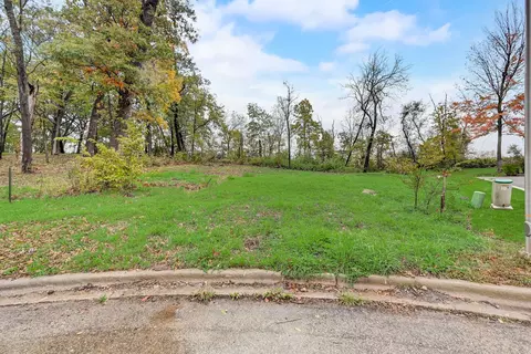 5560 Airdrie Ct, Hoffman Estates, IL 60192 photo 2