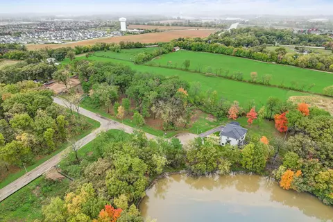 5560 Airdrie Ct, Hoffman Estates, IL 60192