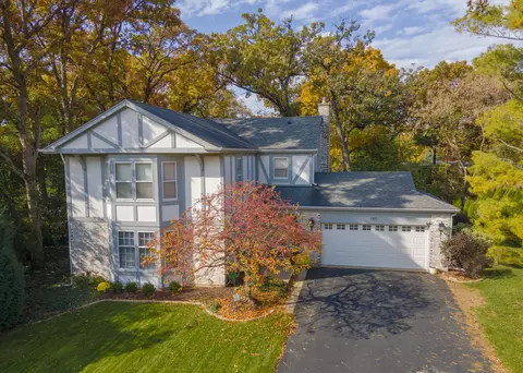 787 Interlaken Dr, Lake Zurich, IL 60047