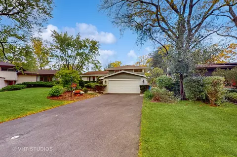 1774 Winthrop Rd, Highland Park, IL 60035