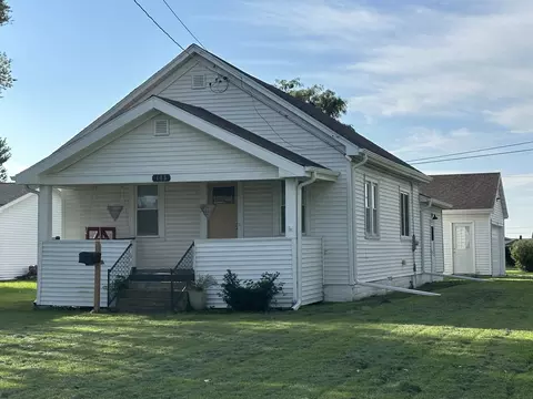 105 E Walnut St, Coal City, IL 60416