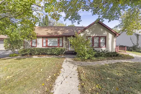 6764 Rydberg Rd, Rockford, IL 61109