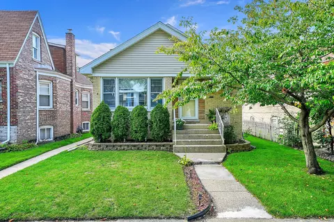 3736 Wisconsin Ave, Berwyn, IL 60402