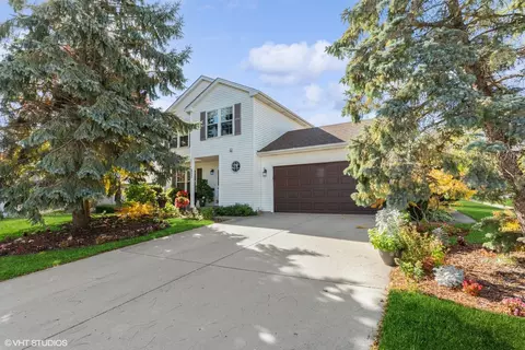637 Grace Dr, Lake In The Hills, IL 60156