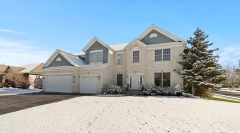 851 Red Hawk Dr, Antioch, IL 60002