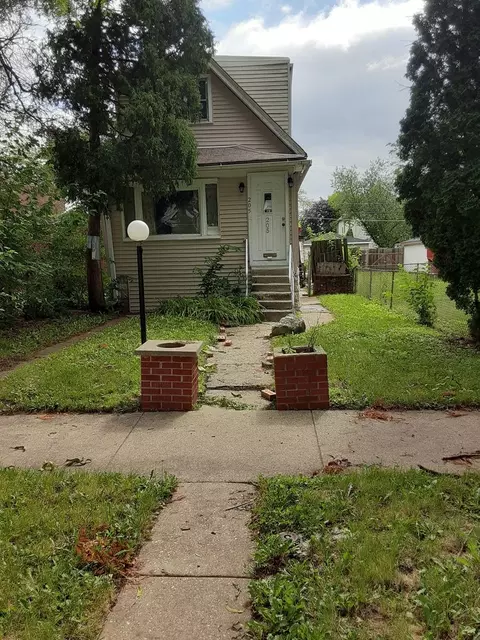 205 S 12th Ave, Maywood, IL 60153