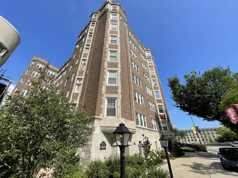 6334 N Sheridan Rd #6E, Chicago, IL 60660
