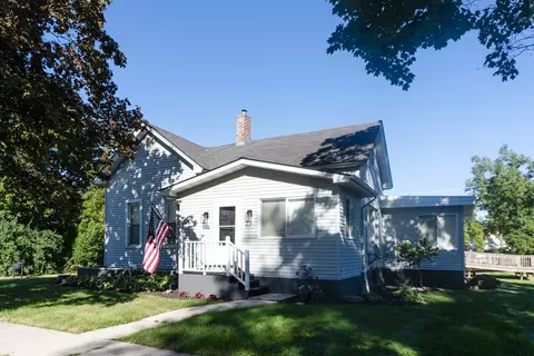 106 N Maple St, Grant Park, IL 60940