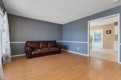 4 Haney Ct, Bloomington, IL 61701 photo 2