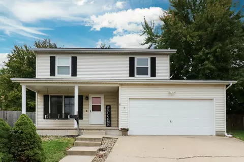 4 Haney Ct, Bloomington, IL 61701