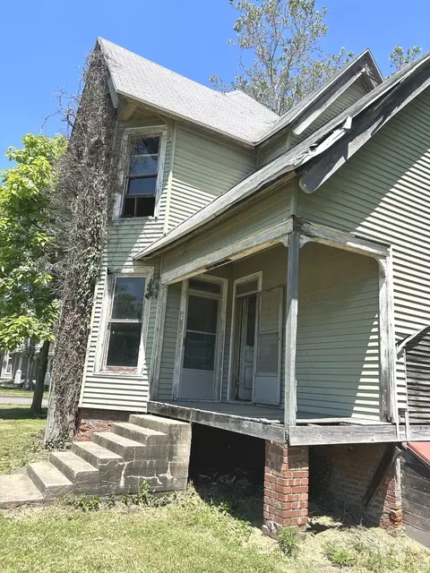 202 E Simmons St, Roodhouse, IL 62082 photo 1