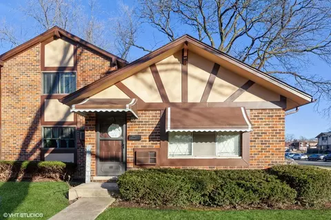 1 S175 Dillon Ln, Villa Park, IL 60181