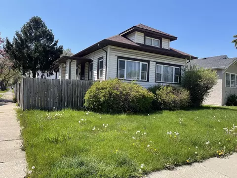 318 S 9th Ave, Maywood, IL 60153