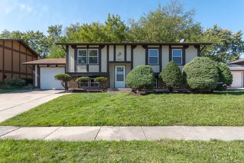 18812 Oakwood Ave, Country Club Hills, IL 60478