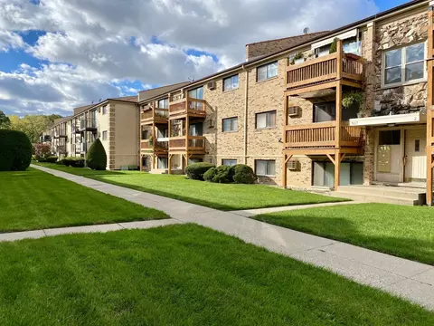 5117 N East River Rd #3C, Chicago, IL 60656