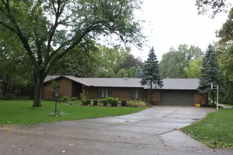 3226 Mineral Springs Rd, Sterling, IL 61081