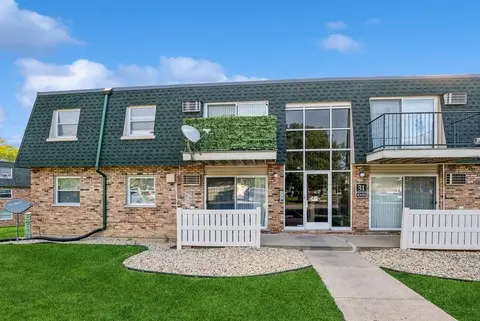 10033 S Walnut Ter #216, Palos Hills, IL 60465