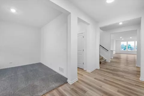 3796 Honeysuckle Ln, Elgin, IL 60124 photo 6