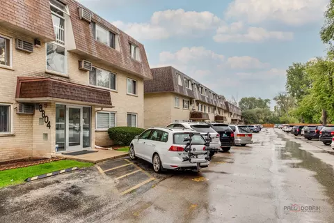 8804 Briar Ct #3C, Des Plaines, IL 60016