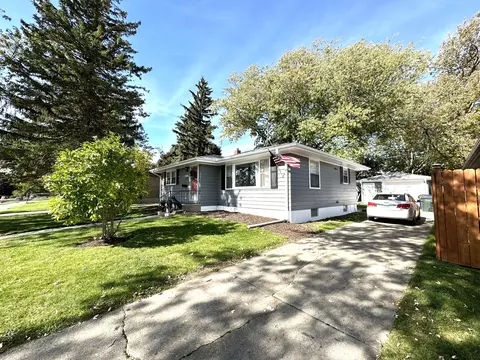 2632 W Grove Ave, Waukegan, IL 60085
