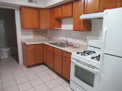 1011 W Eureka St, Champaign, IL 61821 photo 9