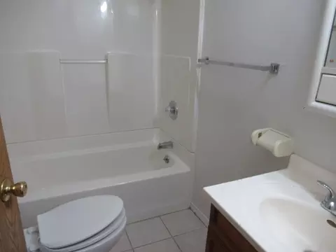1011 W Eureka St, Champaign, IL 61821 photo 5