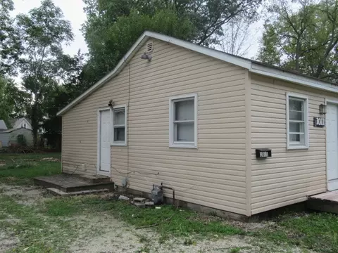1011 W Eureka St, Champaign, IL 61821 photo 2