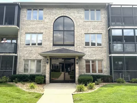13919 W Leamington Dr #810, Crestwood, IL 60418