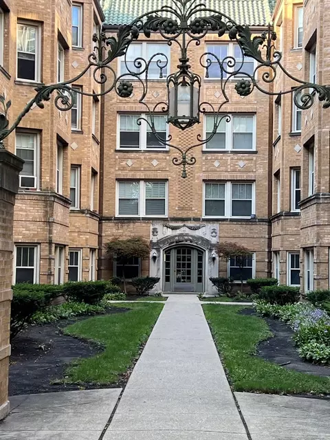 848 Washington Blvd #1, Oak Park, IL 60302