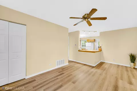 10 Payson St, Hoffman Estates, IL 60169 photo 4