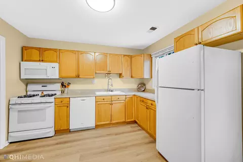 10 Payson St, Hoffman Estates, IL 60169 photo 9