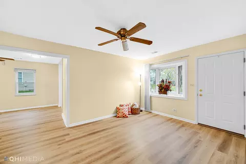 10 Payson St, Hoffman Estates, IL 60169 photo 5
