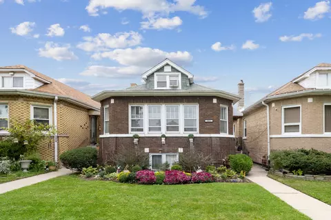 5922 W Roscoe St, Chicago, IL 60634