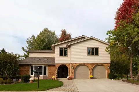 6356 Hastings Ln, Lisle, IL 60532