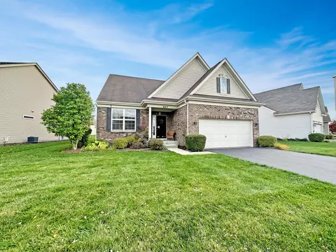 827 Colchester Dr, Oswego, IL 60543