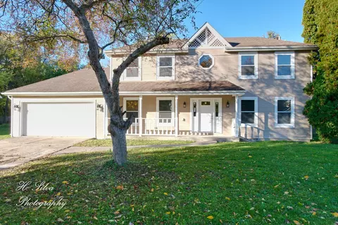 331 Cornell Ln, Algonquin, IL 60102