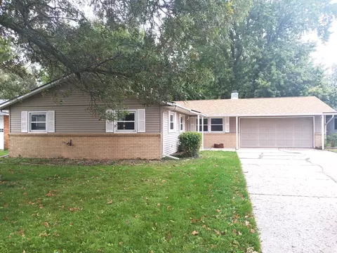 2208 Dale Dr, Champaign, IL 61821