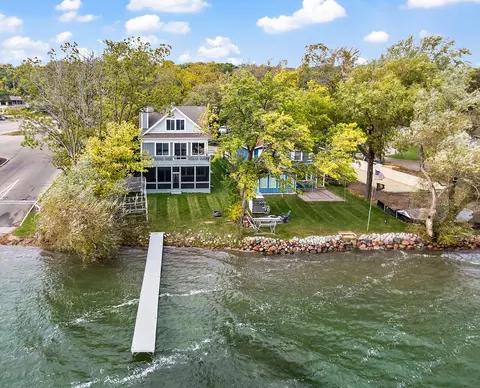 35 Roseanne Ct, Twin Lakes, WI 53181