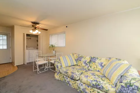 850 N Norman Ln, Wheeling, IL 60090 photo 11