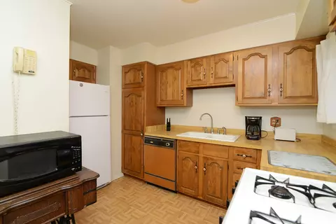 850 N Norman Ln, Wheeling, IL 60090 photo 4
