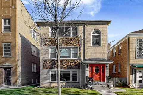 8021 Knox Ave, Skokie, IL 60076